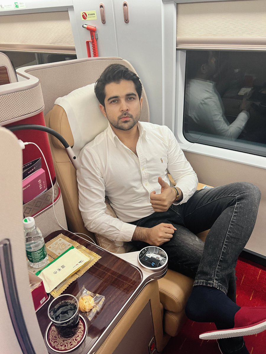 DrMax50524015's tweet photo. Ready for the luxurious & fastest train from shanghai to Beijing route just in 4 hours #shanghai #beijing #2023NewYear #China #NewYorkCity #PakvsNZ #DrLife #laowai https://t.co/OUm7xQq2xh
