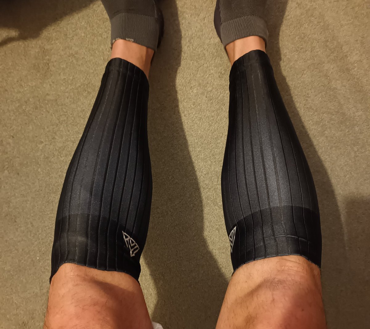 RCLoversan's tweet photo. La #befana, invece di portarmi la calza, mi ha portato solo i manicotti. 🤣🤣🤣 #befana2023 #rule28 #aero #triathlon https://t.co/6AuAU4iehr