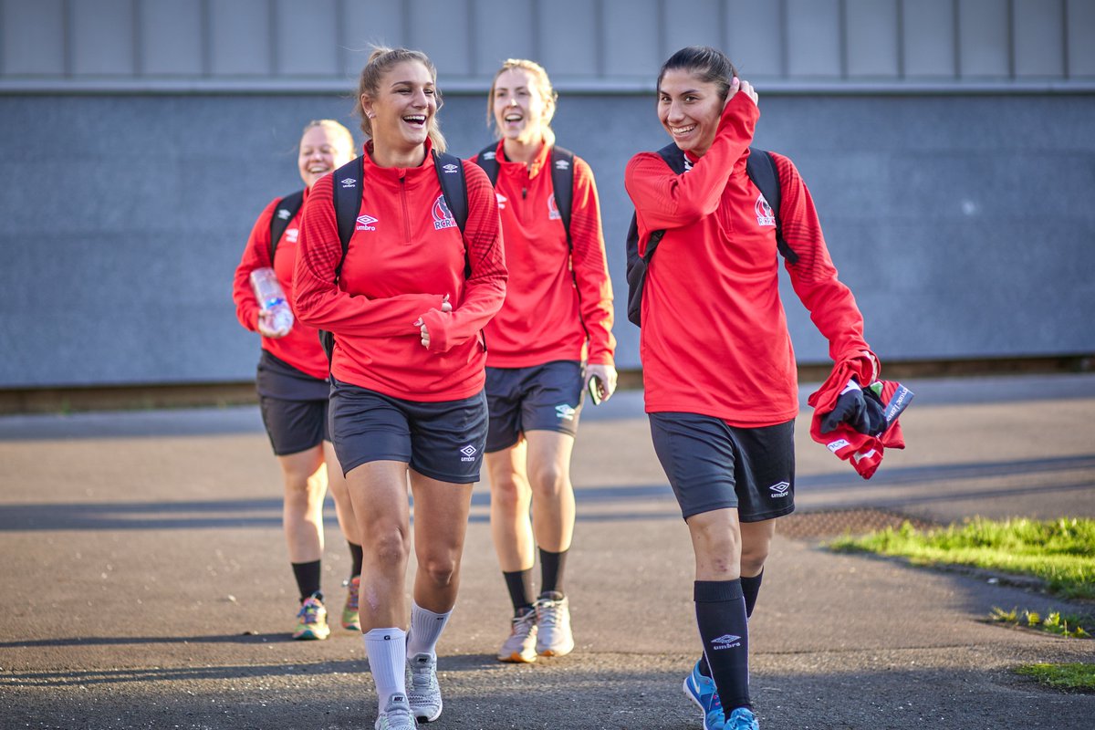 «Déterminées», la série consacrée au foot féminin. Prochainement sur vos écrans...
bit.ly/3vIMC8J #deter