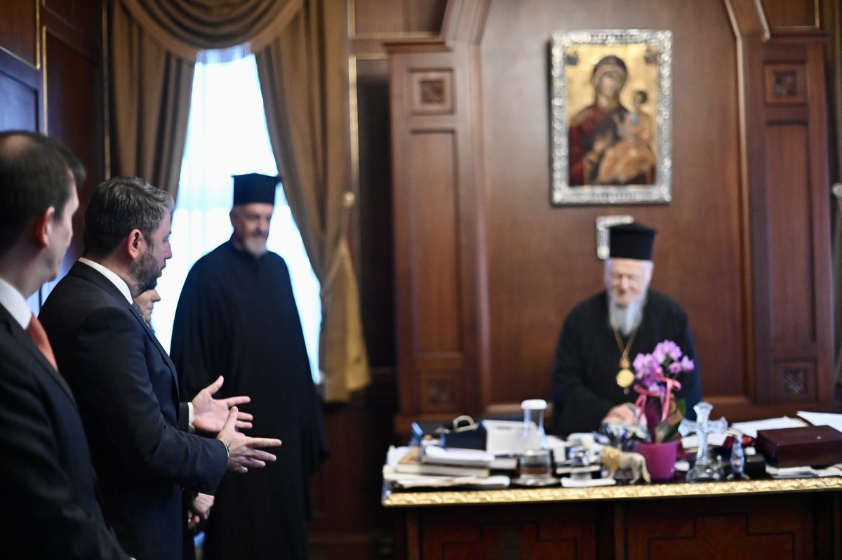 androulakisnick's tweet photo. Ευχαριστώ θερμά τον Οικουμενικό Πατριάρχη κ.κ. Βαρθολομαίο για την εγκάρδια και γόνιμη συζήτηση. https://t.co/IUZ24MIPUW