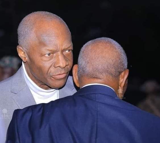 Kassim_Sema's tweet photo. Ssabasajja Mukama wange. Nkulopera, Abaganda emyoyo giri eyo. Tusaba Katonda nanyini byona akkirize Bbeene ekyosi kino kikke, olamule obuganda mu mirembe.

Muzzangooma, omwana wa Muteesa, Muzzukulu wa Chwa, Muzzukulu wa Mwanga.
Tulajjanidde Ddunda Nanyini byonna akuwe obulamu. https://t.co/7zBu1Trdsa