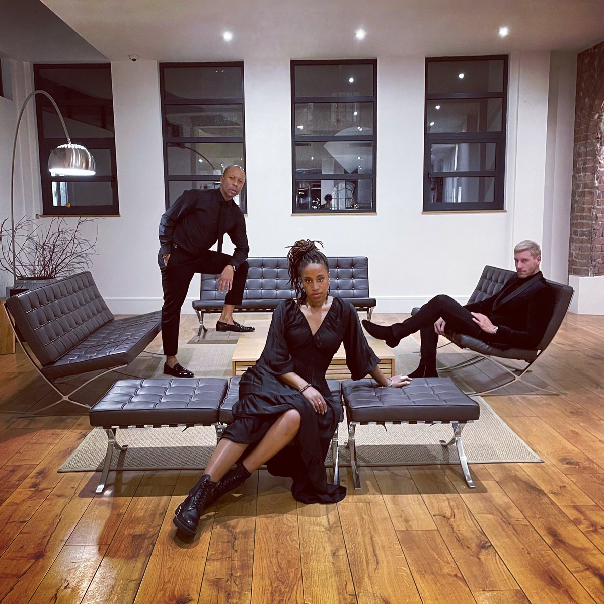west_end_int's tweet photo. now that was a concert we won't forget in a hurry ... what a wonderful way to end the year with the music of Motown in the company of the fabulous @liverpoolphil @alfonsocasadot @GOnitiri @AkoMitchell @LMarshallSinger #BryanChambers and #SimonKing, Liverpool, you rock!! https://t.co/4oGt4mSzVq
