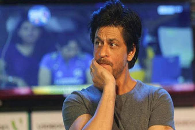 DeySubhamita's tweet photo. Hey,m from kolkata an hardcore BENGALI, want to know if not THE SHAHRUKH KHAN thn who else u want to born as in ur next birth? #AskSRK @iamsrk ❤️ for PATHAAAAN https://t.co/5kFay3jk90
