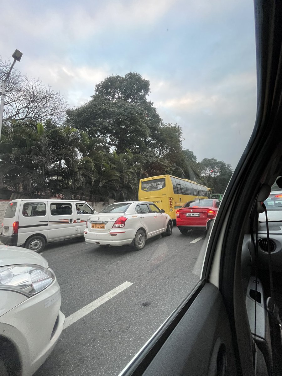HridipC's tweet photo. Am i inside bangalore or is bangalore inside me with this traffic? https://t.co/rOnPB9yiGR