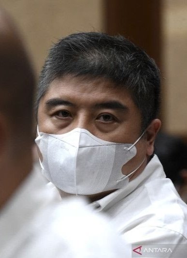 eddesign_'s tweet photo. https://t.co/zPIWIL6Hon
#SEBUAH CATHETAN.🧅🖍️
LCW dituntut 8 tahun penjara. Ditambah membayar Rp 1 miliar.
2 hakim sepakat LCW bersalah.
1 hakim lagi berpendapat LCW tidak bersalah. Harus dibebaskan.
Ia dijatuhi hukuman 1 tahun dan bayar Rp 100 juta. https://t.co/BDm35KwoAe