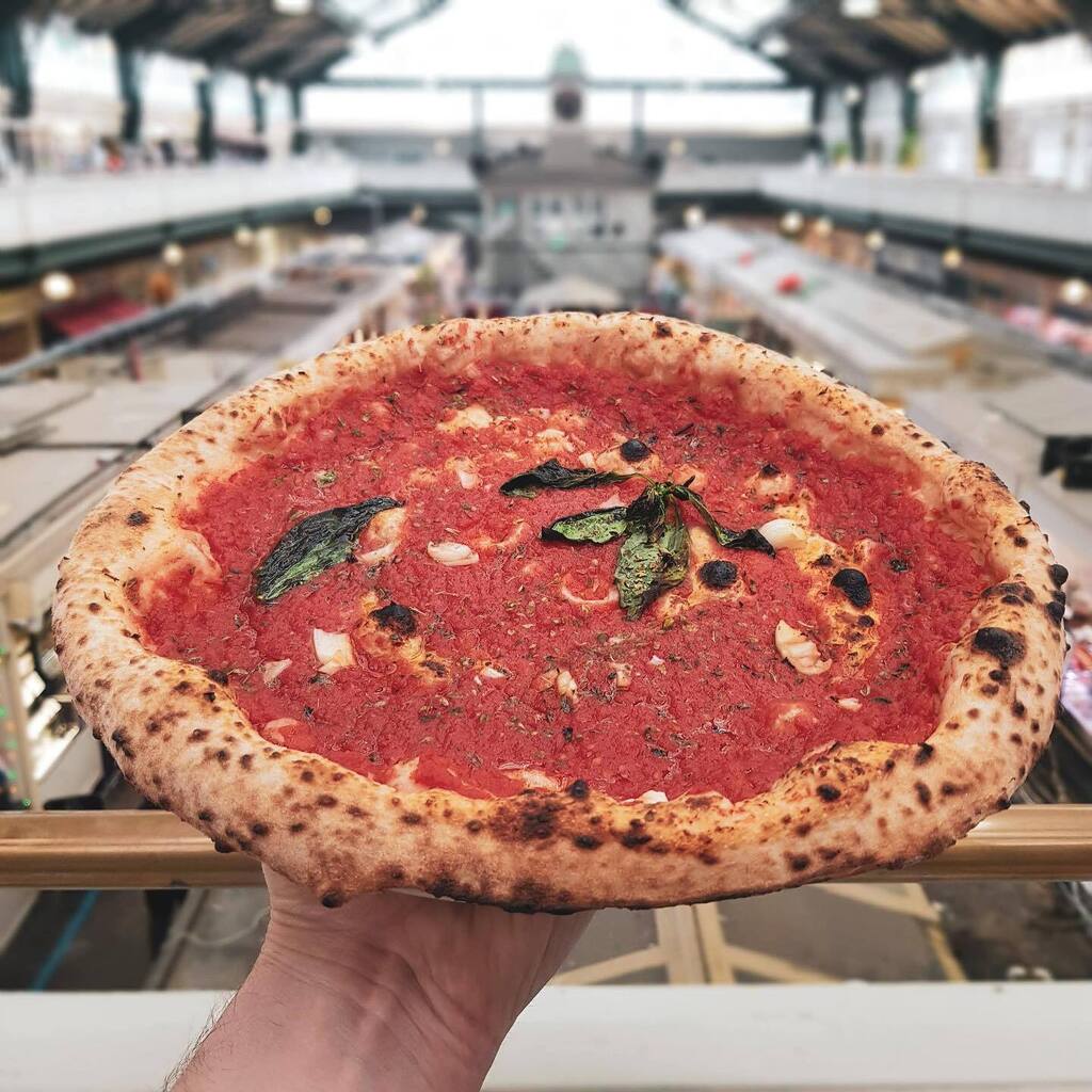 Ffwrnes's tweet photo. Whether you are fully in or just dabbling you canโt beat a marinara๐ฟ๐
๐ง๐ชด
Not just for Veganuary
#veganuary #vegan #veganpizza #cardiffvegans #cardiffvegan #marinara https://t.co/P9Zw9cmLfT https://t.co/cZCwQYz4dH