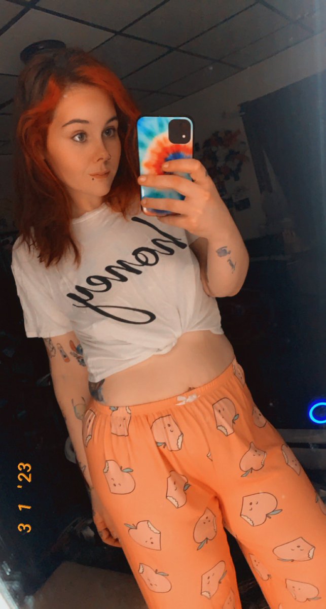 sailorxveee's tweet photo. Feeling hot idk https://t.co/dZxZ6Px9Up