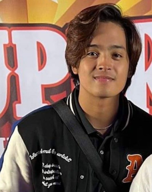 kaydstrda's tweet photo. such a nice, humble and down to earth person he's definitely worth to stan! 

read more: https://t.co/pNL3VPdBU8

#KDEstrada @kdestrada_ https://t.co/ECjiJ3iiY5