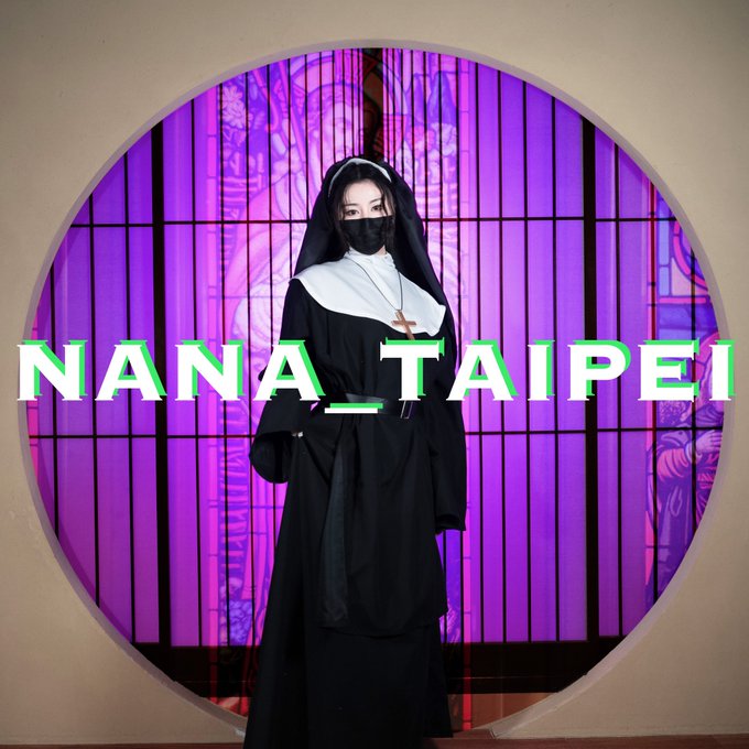 接下來是這個🤓 買了情趣款的修女服應該會更性感，正經修女變成慾望滿身的色氣修女，太🥵🥵了 （在拍了，過幾天上線）  Next is this 🤓 It should be more sexy if you