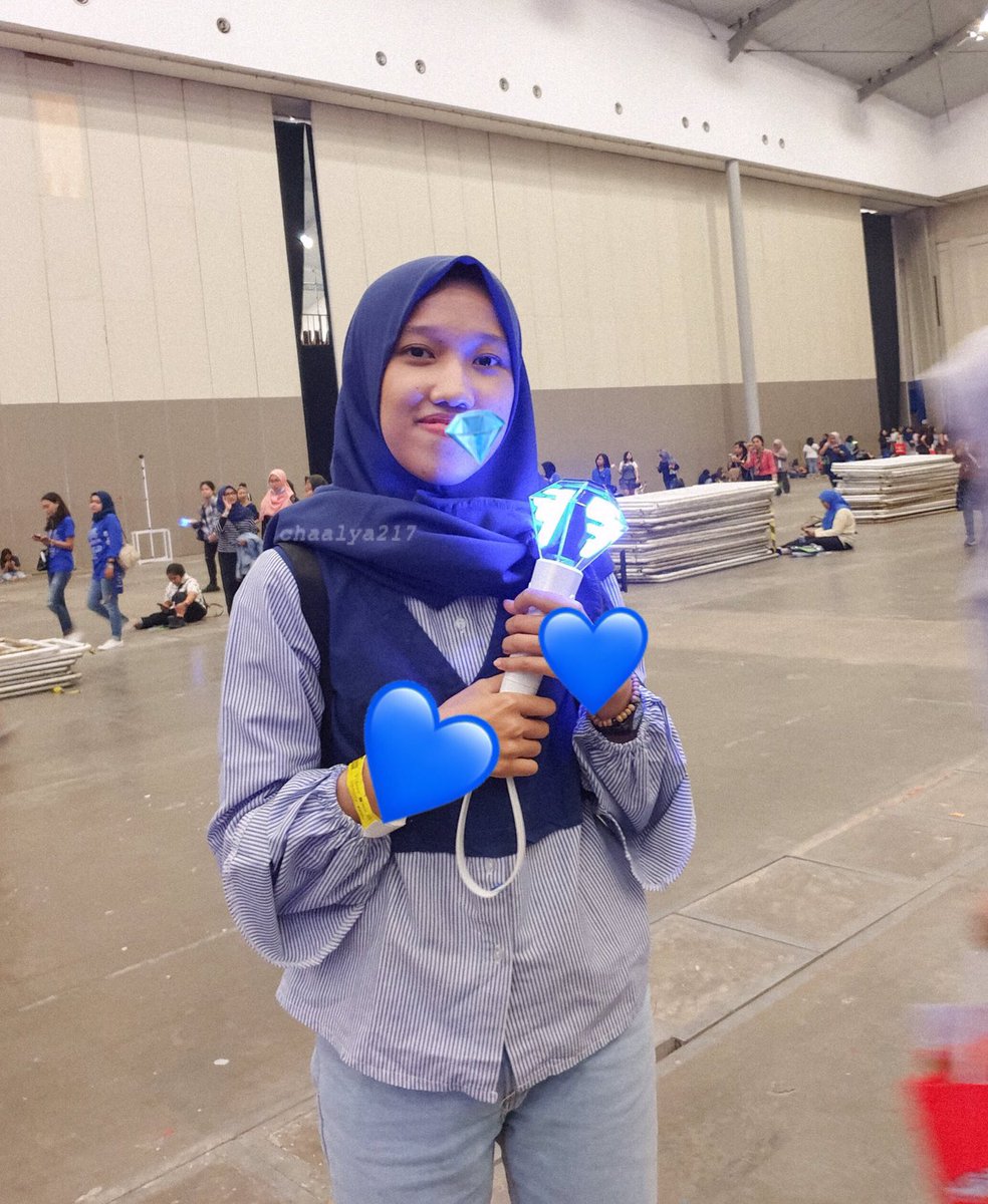 chaalya217's tweet image. #ELFselcaday
with beautiful sujubong💎💙✨
throwback SUPER SHOW 8 in Jakarta (Indonesia) on January 11th, 2020. hope to see SUJU oppadeul again💓

[1st photo credit to the owner; 2nd photo was after concert]
#KYUHYUN #규현 #SUPERJUNIOR #슈퍼주니어 @SJofficial #ELF
