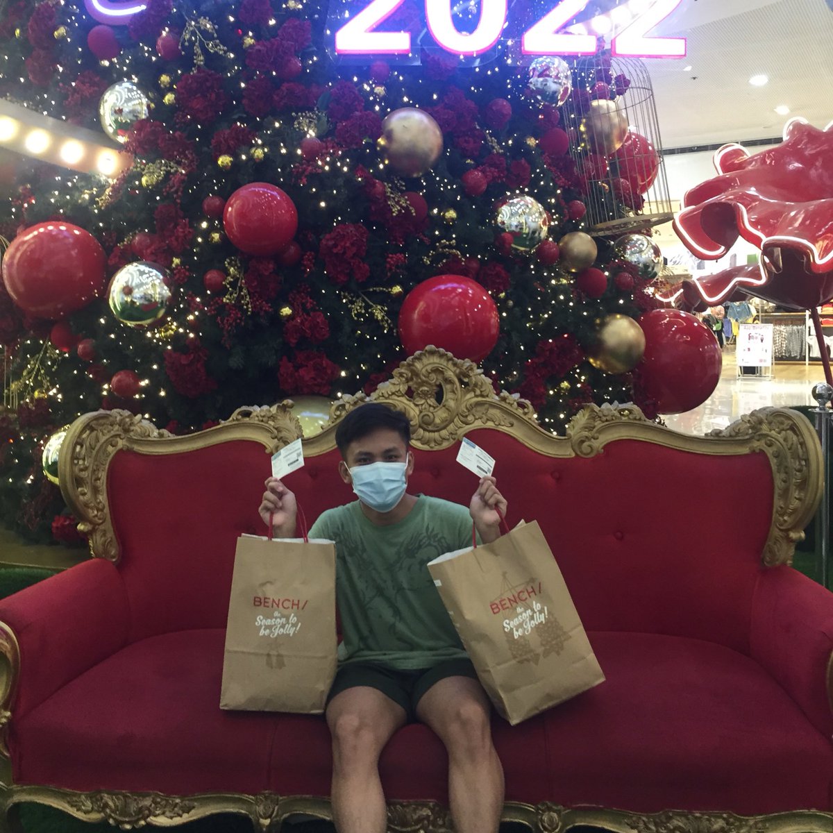 rolledeyes26's tweet photo. hindi po scalper, jowa po namin yan https://t.co/SPPsGMlh11