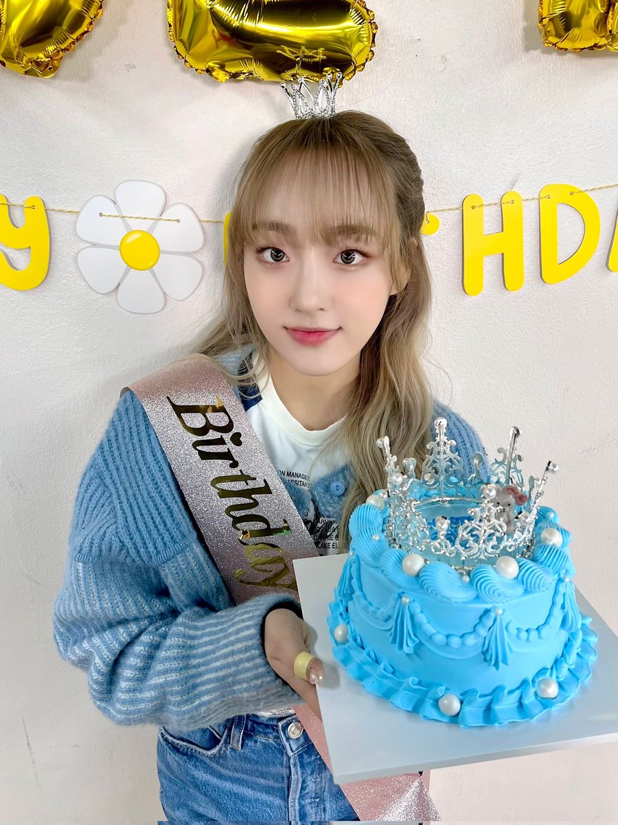 cignature_J9's tweet photo. [📸]

클로이의 23번째 생일을 축하해 주셔서 감사해요🧸 우리가 함께하는 겨울, 그리고 2023년의 시작을 시그니처와 함께하는 이번 겨울은 더 따뜻하고 사랑이 넘칠 거예요☃️💕

#cignature #시그니처 #CHLOE #클로이
#싸인팬의겨울은언제나클로이와함께야
#HappyCHLOEday https://t.co/xpHD4JdpS0