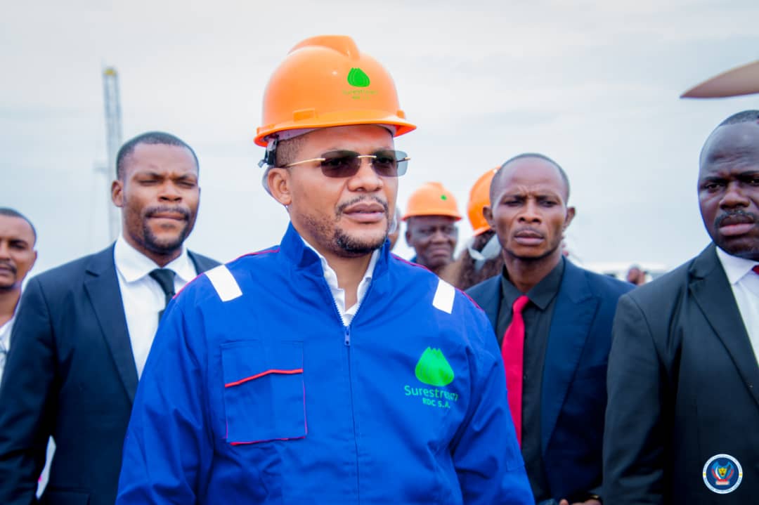 drackNgoy4's tweet image. #CONGO_EZOBONGA:Le patron des hydrocarbures Me @DidierBudimbu montre sa détermination d'accompagner la vision du chef de l'État @fatshi13,il a visité  les installations de la société #surestram une entreprise congolaise qui va évoluer dans l'exploitation de pétrole à #Moanda.