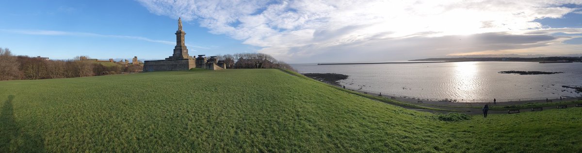 Cuthbert looking over the mouth of the Tyne this morning

#panorama #northeastpanorama #CollingwoodMonument Tynemouth #RiverTyne