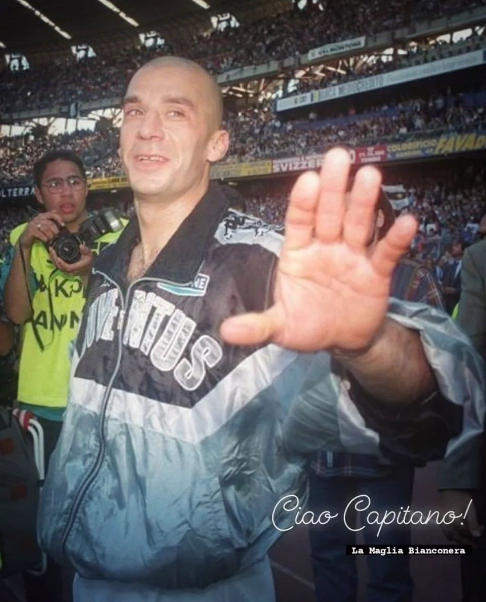 No, è inutile, stavolta non si trovano parole! Ci sono solo incredulità, dolore, e tanta rabbia!
Per Sempre, Eterno Gianluca! 🙏 #Vialli