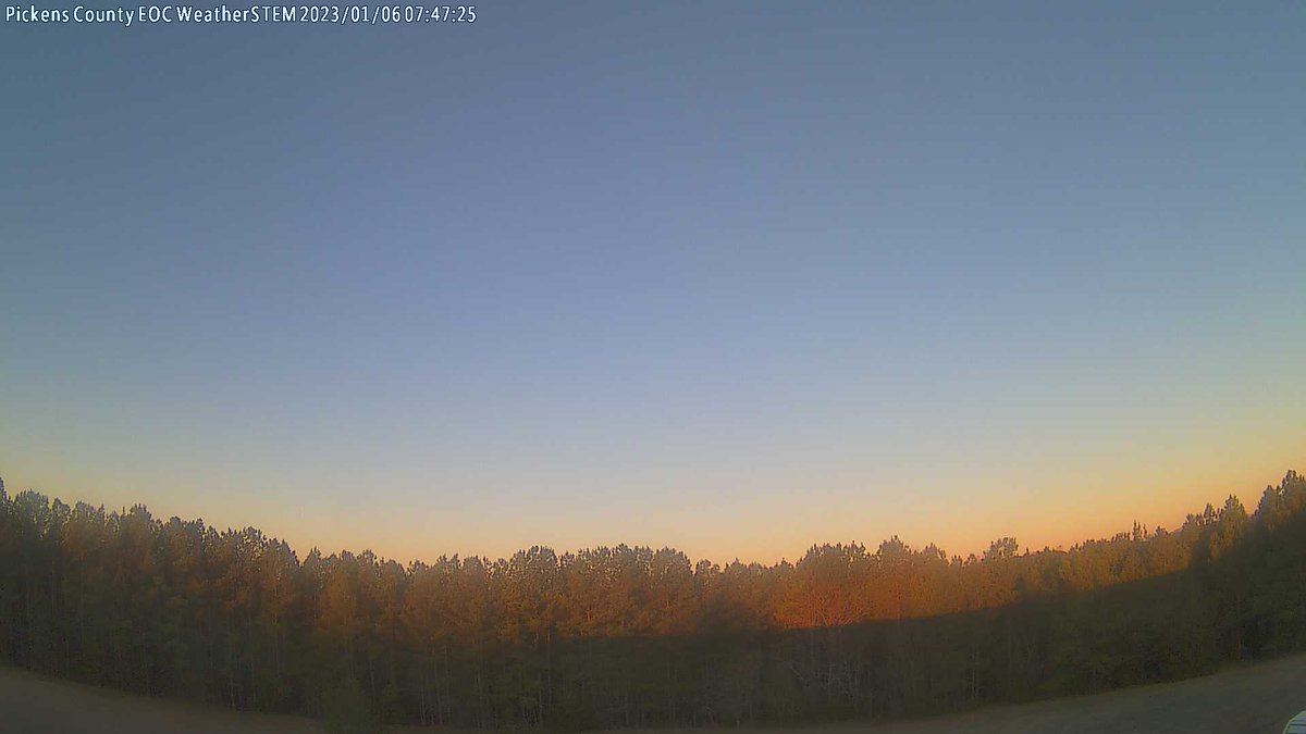 PCEMSCWxSTEM's tweet image. Pickens County Emergency Management at sunrise and it's 30.7 F.