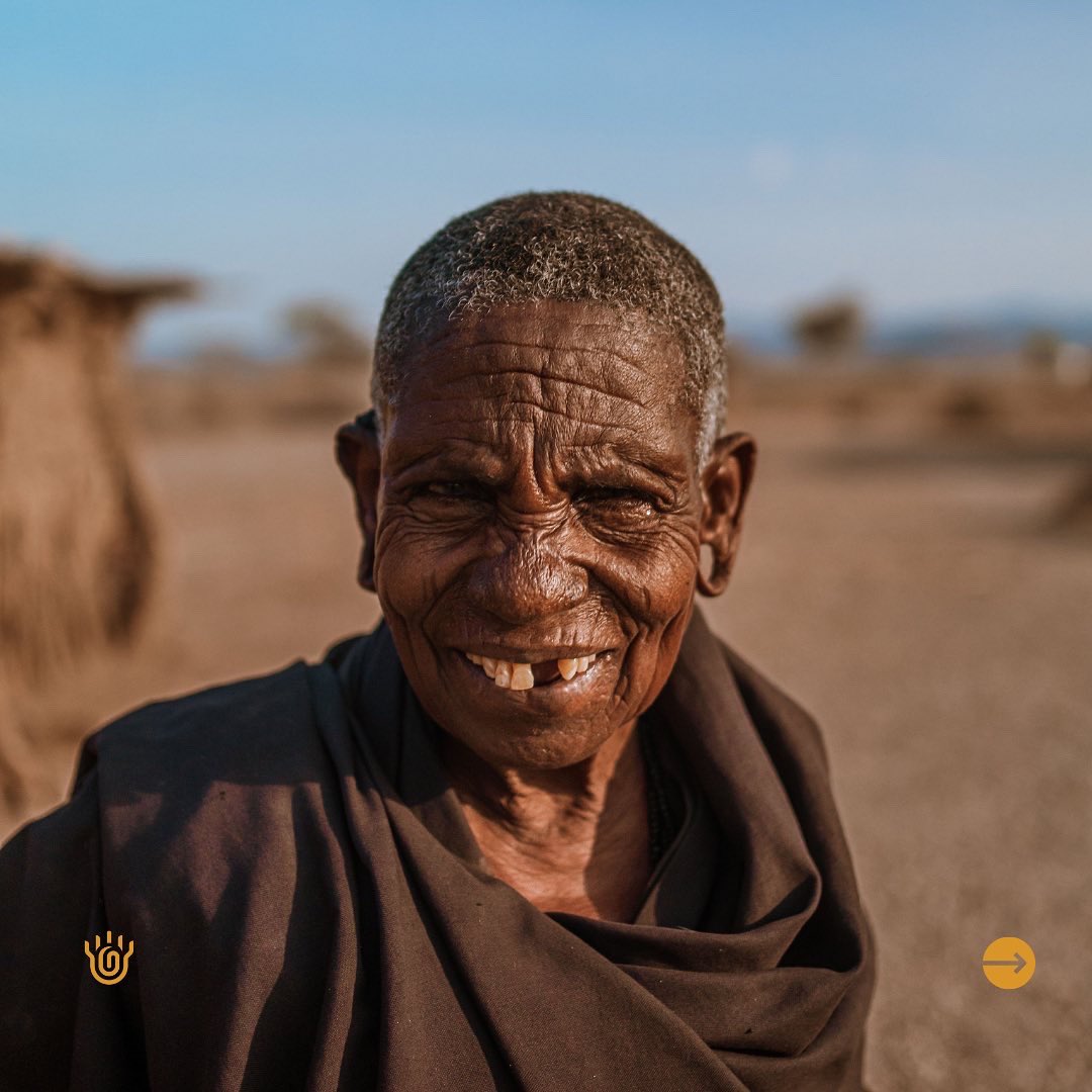 AfrisosNGO's tweet photo. 2. Seek guidance and mentorship from community elders and other respected storytellers.

#afrisos #africa #culturalprogram #tips https://t.co/wJsuJp4Qxf