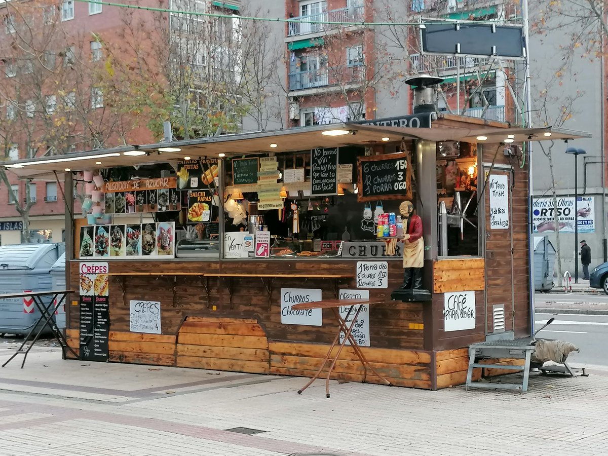 garridomonument's tweet photo. Garrido's food truck; que si estuviese en Malasaña, estaría lleno de modernos haciendo cola https://t.co/eIRr036wZ0