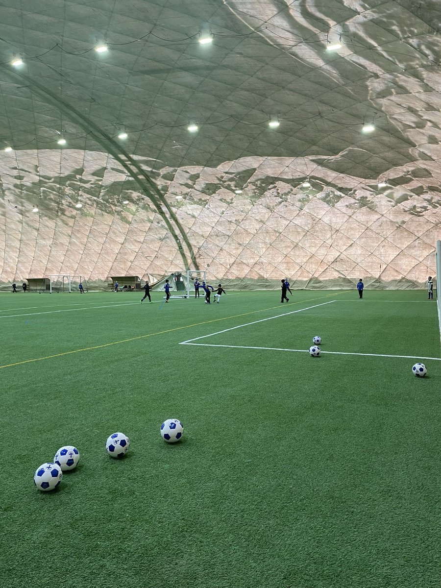 Euranpallo's tweet photo. #OPAreena avoimien ovien päivä menossa. Väkeä piisaa ja tunnelma on iloinen. Vielä ehtii⚽️ #EuranGloben #EuranPallo https://t.co/6eGGYwv8zt