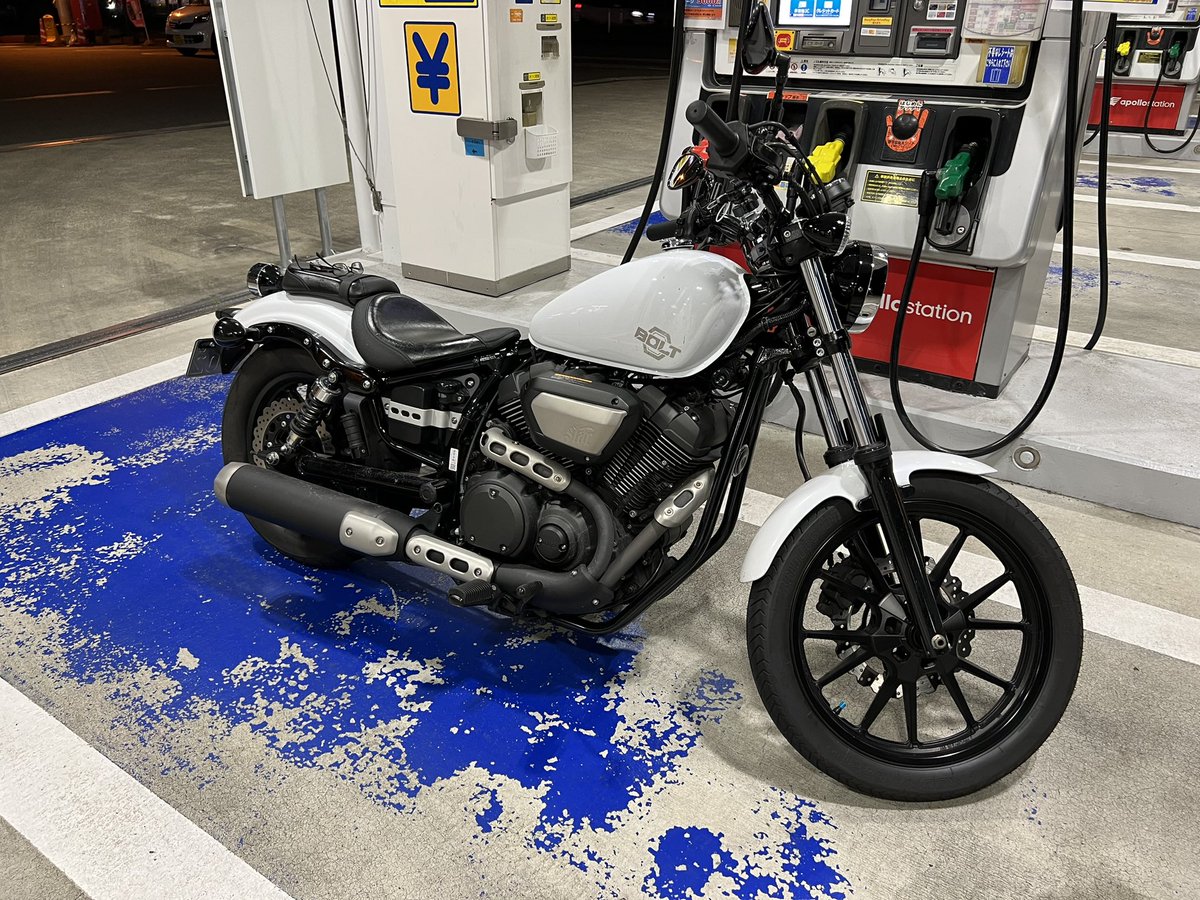 kshippo's tweet photo. @Tenrai2 実は中古で納車済みです！
YAMAHAのbolt(白)
春になったらその辺走ってるかもなのでよろしくお願いします！ https://t.co/XDFcukwgPe