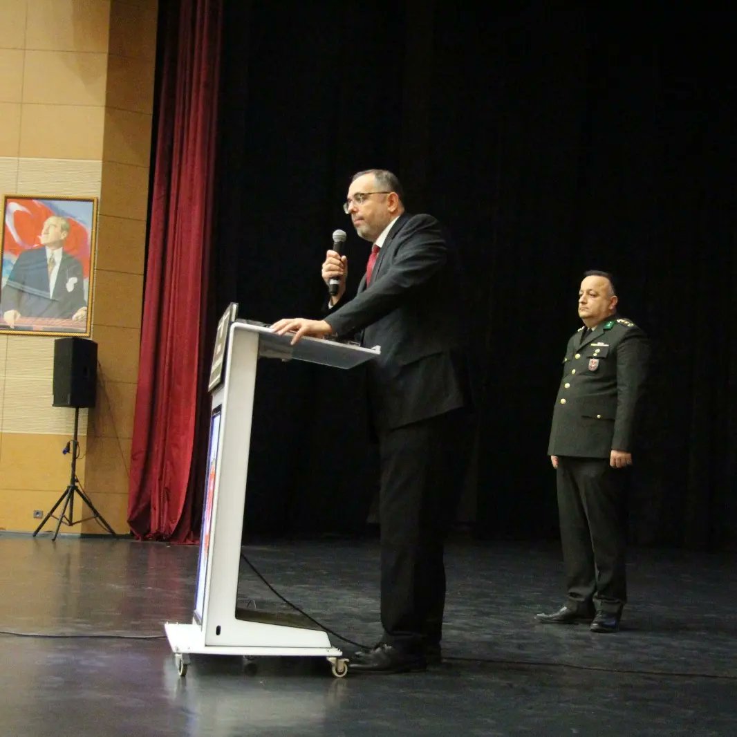 erbaamem's tweet photo. Millî Savunma Üniversitesi Rektörü Sayın Prof. Dr. Erhan AFYONCU’nun açış konuşmasını yaptığı programda, Milli Savunma Üniversitesi Öğretim Üyesi Dr. Öğretmen Albay Vedat TEKİNOĞLU tanıtım sunumunu gerçekleştirdi. https://t.co/bwX3gOosOS