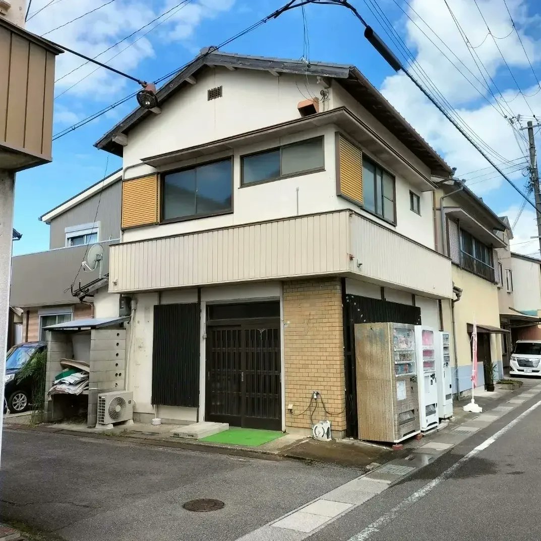 qoochang2021's tweet photo. 明けましておめでとうございます😃🤩🤗😊🥳
90円自販機 田辺文里店です🥳😊🤗🤩😃
新年ですので久しぶりに一部の商品を変えました😃🤩🤗😊🥳
是非お立ち寄りくださいませ🥳😊🤗🤩😃
Google mapで90円自販機と検索したらすぐ探せます😃🤩🤗😊🥳
今年もお願い致します🥳😊😃🥰😍

#田辺市 #地域活性化 https://t.co/WmiiXjzO4R
