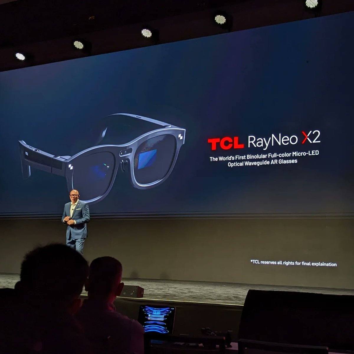 TECHINFOSOCIALS's tweet photo. #TCL RAYNEO X2 ANNOUCED 🔥 #CES2023 

•QUALCOMM SD XR2 PLATFORM
•BINOCULAR FULL COLOR MICRO LED OPTICAL WAVEGUIDE DISPLAYS
•IMAGE BRIGHTNESS 1000 NITS
•SMART NAVIGATION WITH SLAM SYSTEM
•REAL TIME MULTI-LANGUAGE TRANSLATION 
•VIDEOS AND PHOTOS

#CES #CES23 https://t.co/i0puGXxfEt
