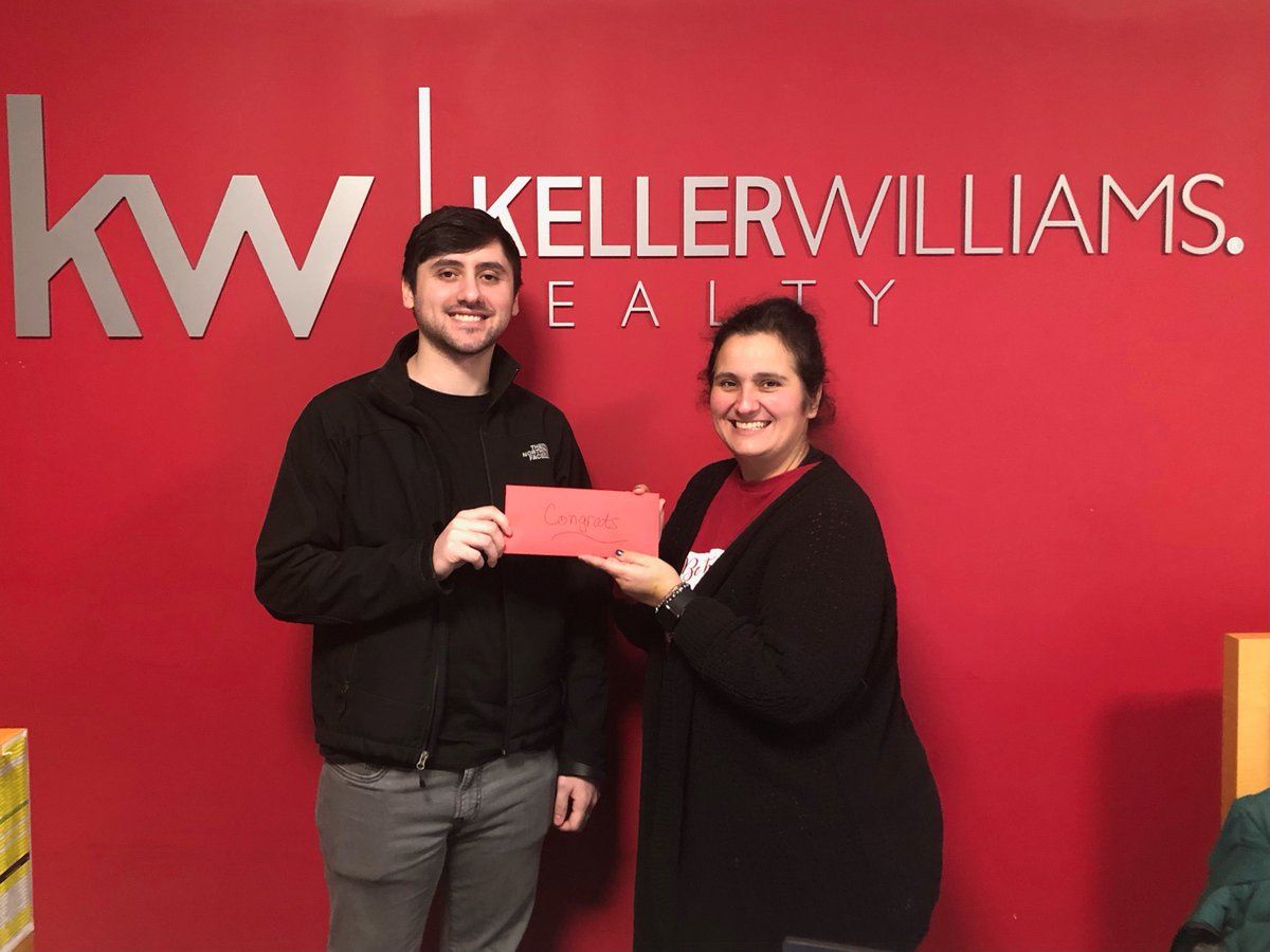 kwfirstinny's tweet photo. Congratulations to Mateen Omar on receiving his very first commission check with us this week presented by our Productivity Coach Claudia Lepore!

#betonred #kellerwilliams #kellerwilliamsfirstiny #hudsonvalleyrealestate #realestatecareer https://t.co/OHtuN0SeUj