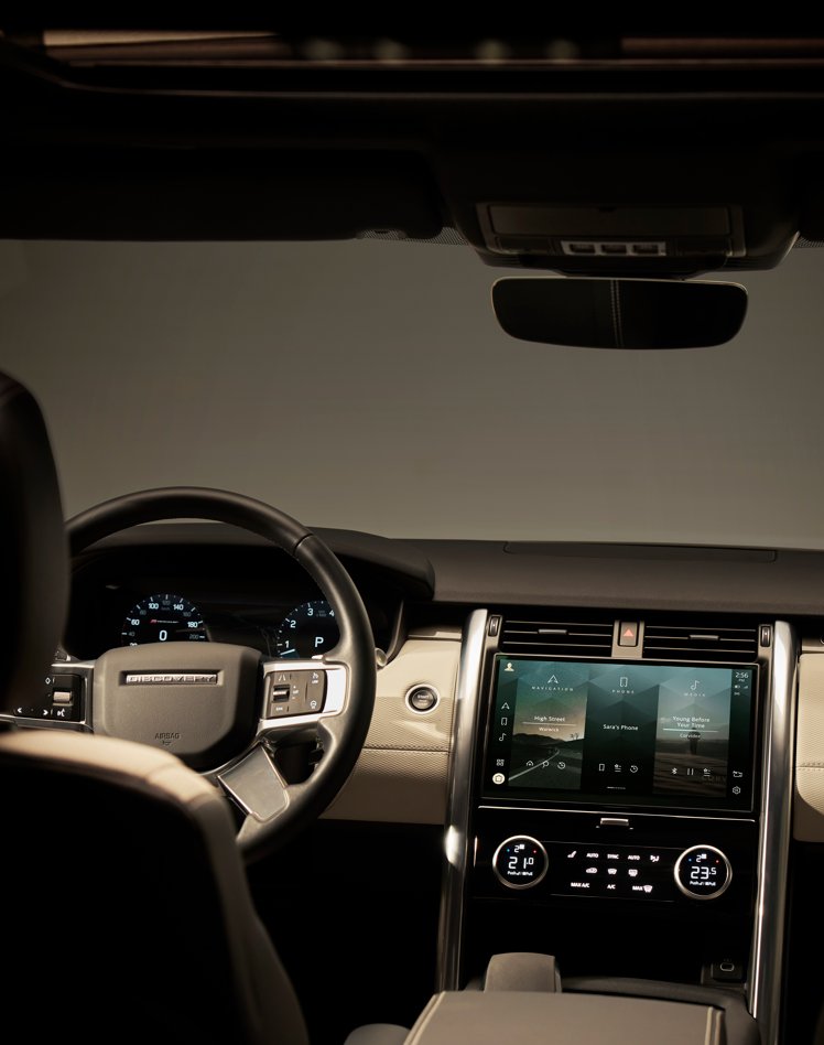 Make the year ahead one to remember behind the wheel of a brand new Land Rover. Explore our latest  offers today at ow.ly/Yij450Hojyq