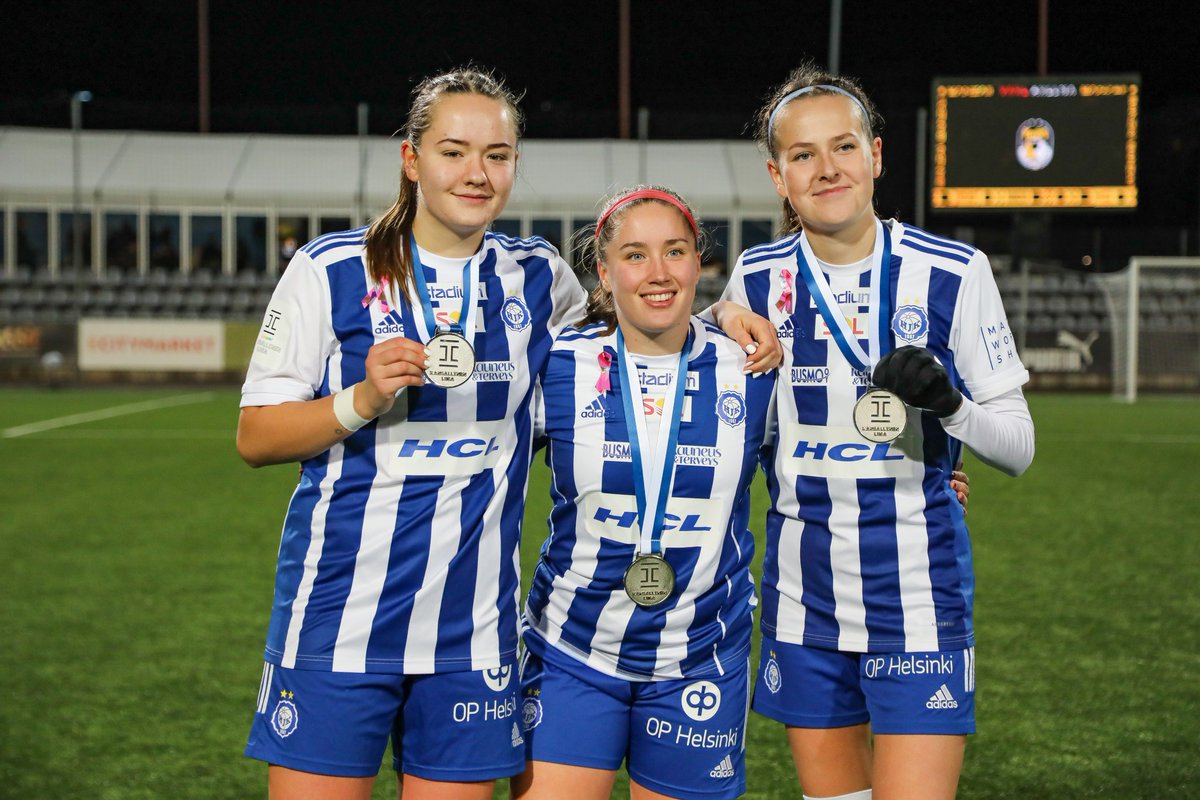 KansallinenL's tweet photo. Annika Haanpää vahvistaa tulevalla kaudella Helsingin Palloseuran keskikenttää.
▶️https://t.co/UUBXMpPiE4◀️
Hän on toista talvea peräkkäin uuden haasteen kynnyksellä - hopeamitali kaulassa.
Kuvat: HPS ja Kalevi Hämäläinen
#KansallinenLiiga #PeliYhdistääMeidät #Siirtouutinen https://t.co/fUuQRRtgSp