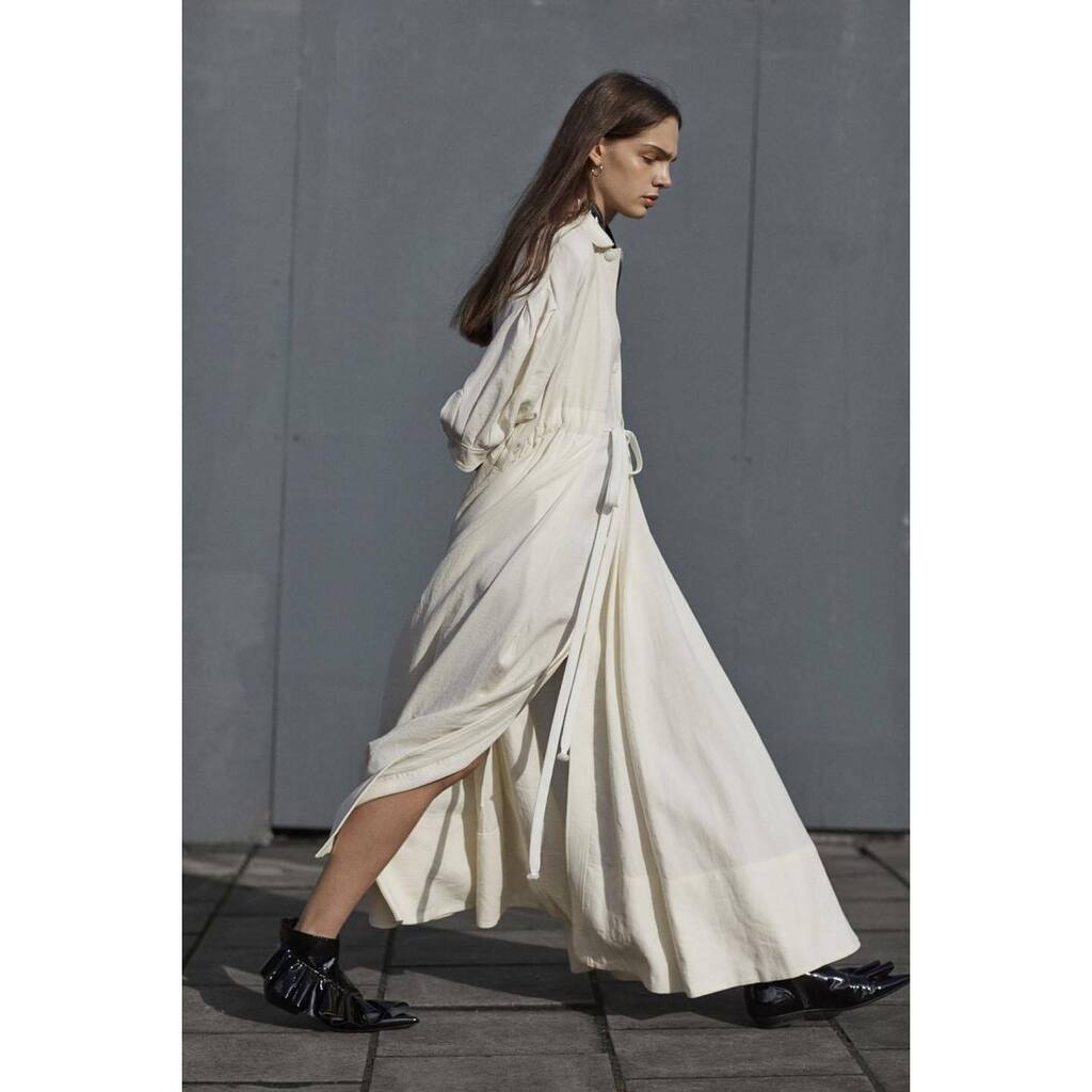 studiorealine's tweet photo. Stepping into the weekend like…
📷 @matilde_buoso
#AbigailEaton #SustainableFashion #womenswear #sustainability #StudioRealine #prelovedfashion #bts #fashion #mood https://t.co/l0MOr3PU4t https://t.co/DUedhB10DZ