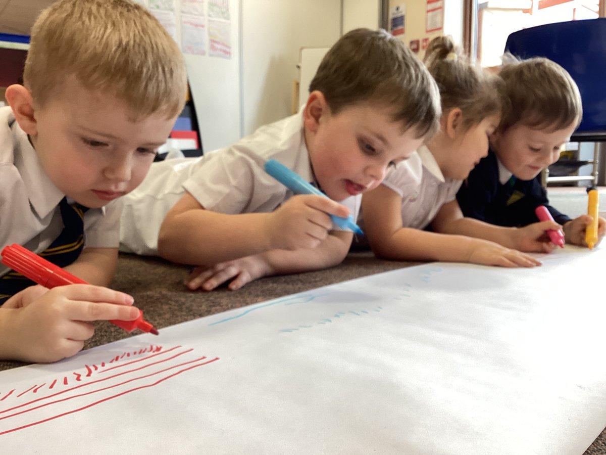 MrsSmithEHPA's tweet photo. Creating different lines in our Art exploration @EYFSDRET1 @EdwardHeneagePA https://t.co/4pX8bN0LXe