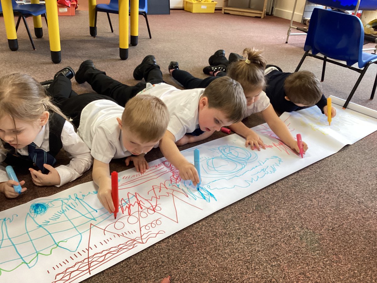 MrsSmithEHPA's tweet photo. Creating different lines in our Art exploration @EYFSDRET1 @EdwardHeneagePA https://t.co/4pX8bN0LXe
