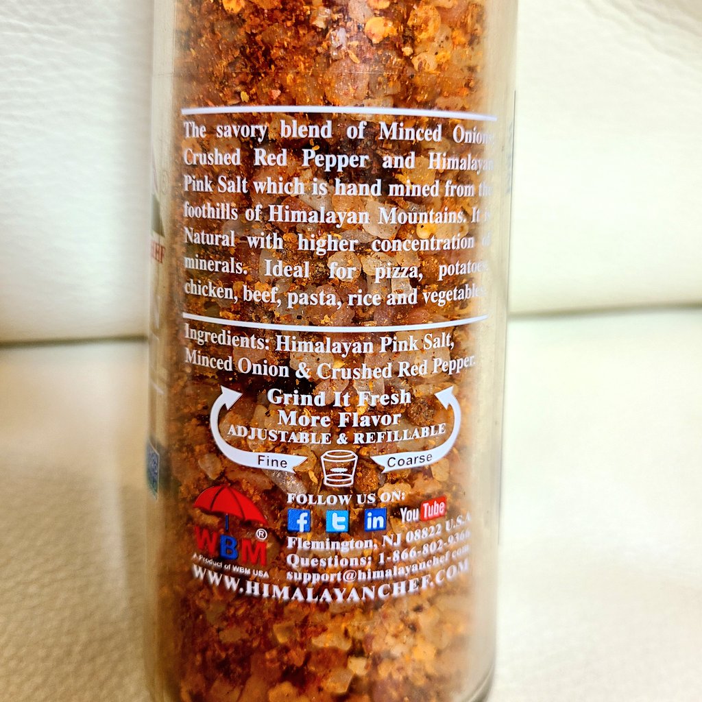 kumitabi's tweet image. 友人のアメリカ土産のミル付きヒマラヤ塩の開け方がわからない！

黒い所をグリグリ回しても、中身が出てこないので、中蓋あるのかと思って、開けようと試みてるけど、、、どこも回らない。。

どなたか教えてください🙏🏻🙇🏻‍♀️🙏🏻

#HIMALAYANCHEF
#HowToUse
#PleaseHelpMe 😢