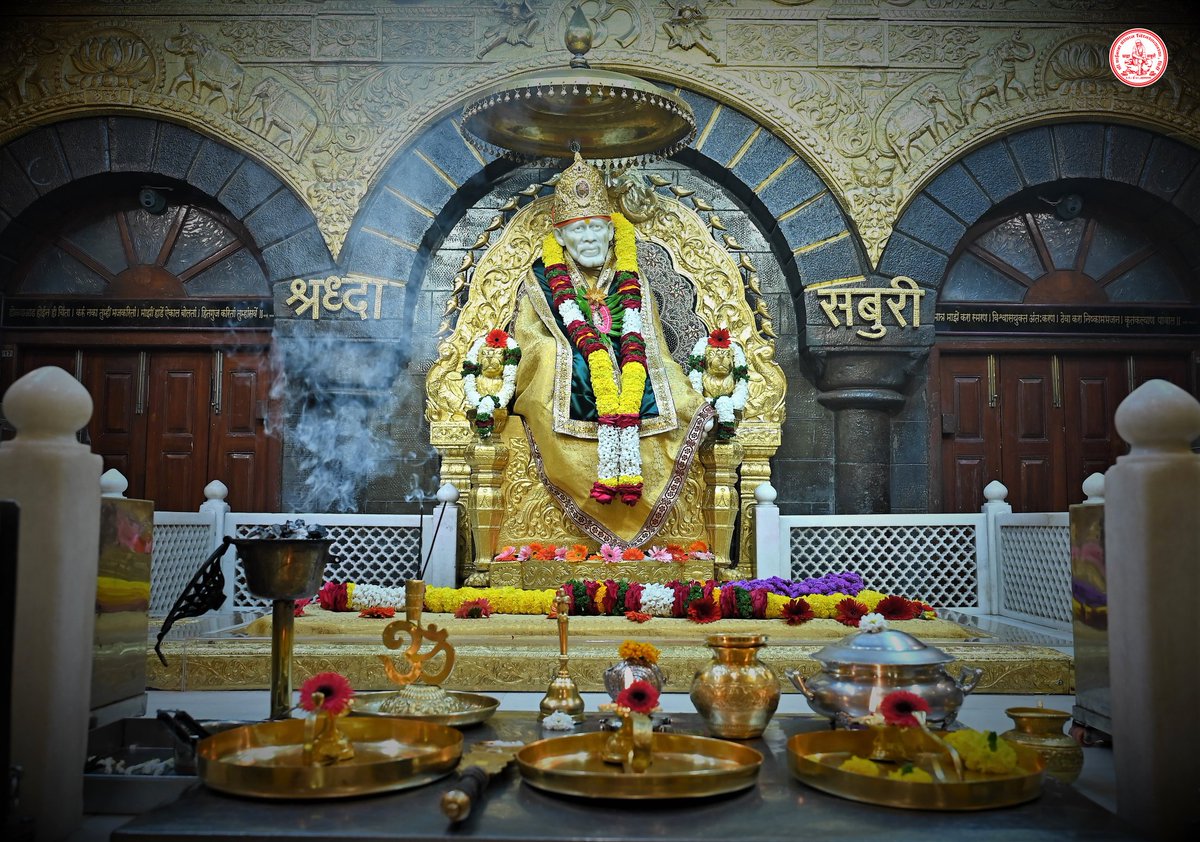 SSSTShirdi's tweet photo. *!! ॐ साई राम !!*
*श्री साईबाबा संस्थान विश्वस्त व्यवस्था,शिर्डी*
*!! ॐ Sai Ram !!*
*Shri Saibaba Sansthan Trust, Shirdi*
*आरती :-   *धूपआरती* 
*शुक्रवार दिनांक ‌०६ जानेवारी २०२३*     
**Aarti* : - *Dhooparti* 
*Friday 06 January 2023* https://t.co/s2yDqxl728