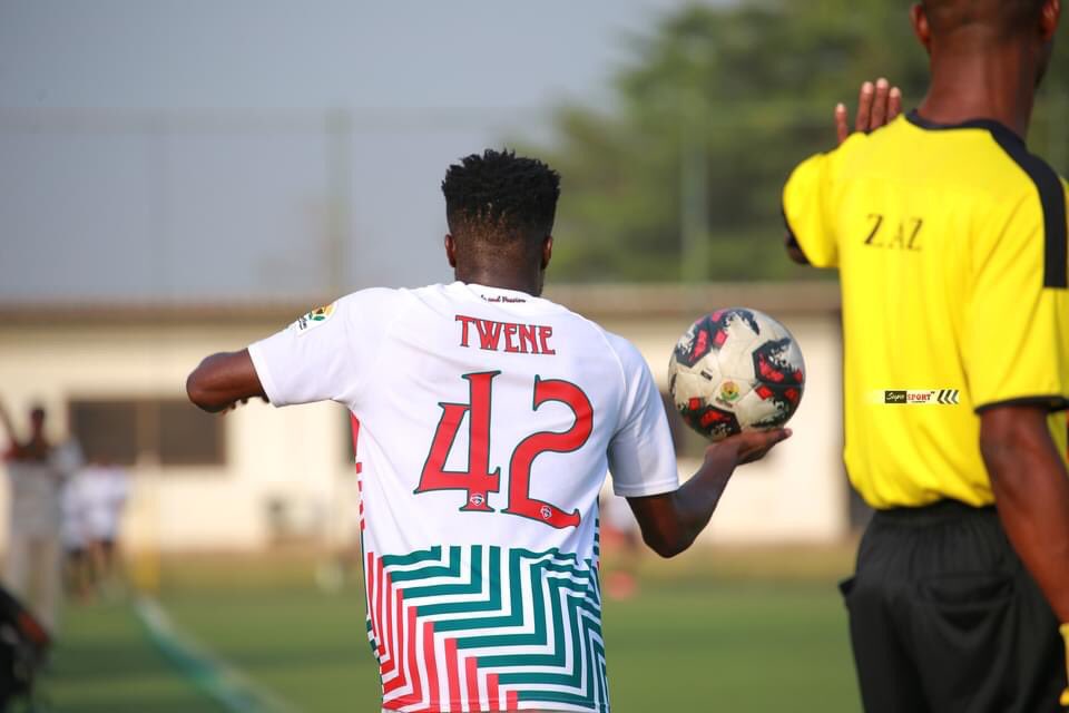Twene_official's tweet photo. 𝐖𝐞 𝐰𝐢𝐥𝐥 𝐞𝐢𝐭𝐡𝐞𝐫 𝐟𝐢𝐧𝐝 𝐚 𝐰𝐚𝐲 𝐨𝐫 𝐦𝐚𝐤𝐞 𝐨𝐧𝐞🤞🏾
📸: @SupaPixels
#ST42 https://t.co/LlcnOOfc1M