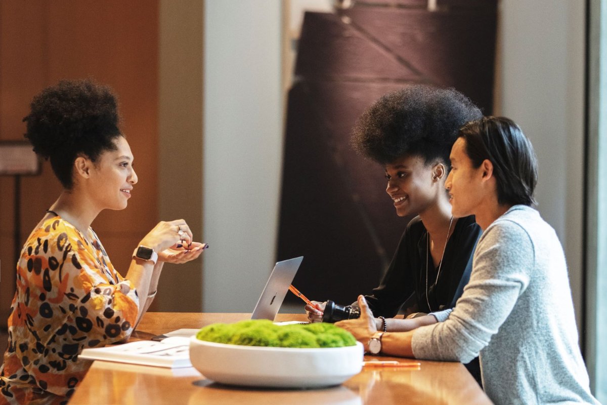 Given the rise of blended work and leisure trips, hotels are uniquely positioned to meet the demands of companies and their employees through collaboration, creativity, and diversification to shape the industry's future. ow.ly/JWRN104psc3