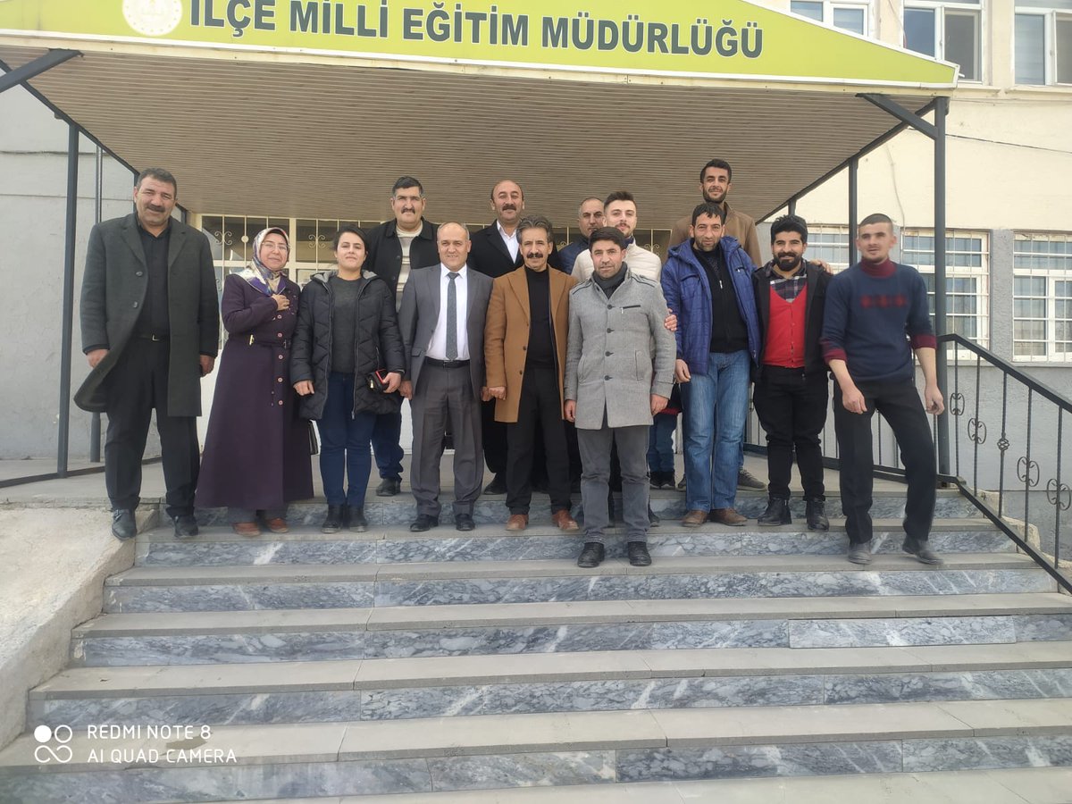 diyadin_ak's tweet photo. İlçe başkanımız Sn.@orhanozden04 , ilçe gençlik kolları başkanımız Sn.@Srgnysl , ilçe kadın kolları başkanımız Sn.@tubatekin04 ve ilçe teşkilatımız ile birlikte İlçe milli eğitim müdürü olarak göreve başlayan Sn.Remzi IŞIK'a makamında hayırlı olsun ziyaretinde bulunduk. https://t.co/ixZvIdGBiG