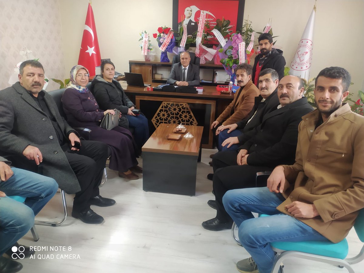 diyadin_ak's tweet photo. İlçe başkanımız Sn.@orhanozden04 , ilçe gençlik kolları başkanımız Sn.@Srgnysl , ilçe kadın kolları başkanımız Sn.@tubatekin04 ve ilçe teşkilatımız ile birlikte İlçe milli eğitim müdürü olarak göreve başlayan Sn.Remzi IŞIK'a makamında hayırlı olsun ziyaretinde bulunduk. https://t.co/ixZvIdGBiG