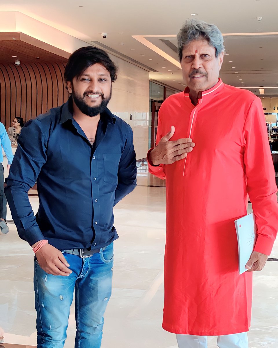 AmolDamji's tweet photo. @therealkapildev #KapilDev sir  #thelegend #indian #cricket #legend #indiancricketer #cricketlovers #TeamIndia sir @kapildev_fc @83thefilm @indiancricketteam @indiacricketteam.official @teamindiasports @iplt20 @cricketworldcup @cricketworldcup @t20worldcup https://t.co/jn89Z18YIQ
