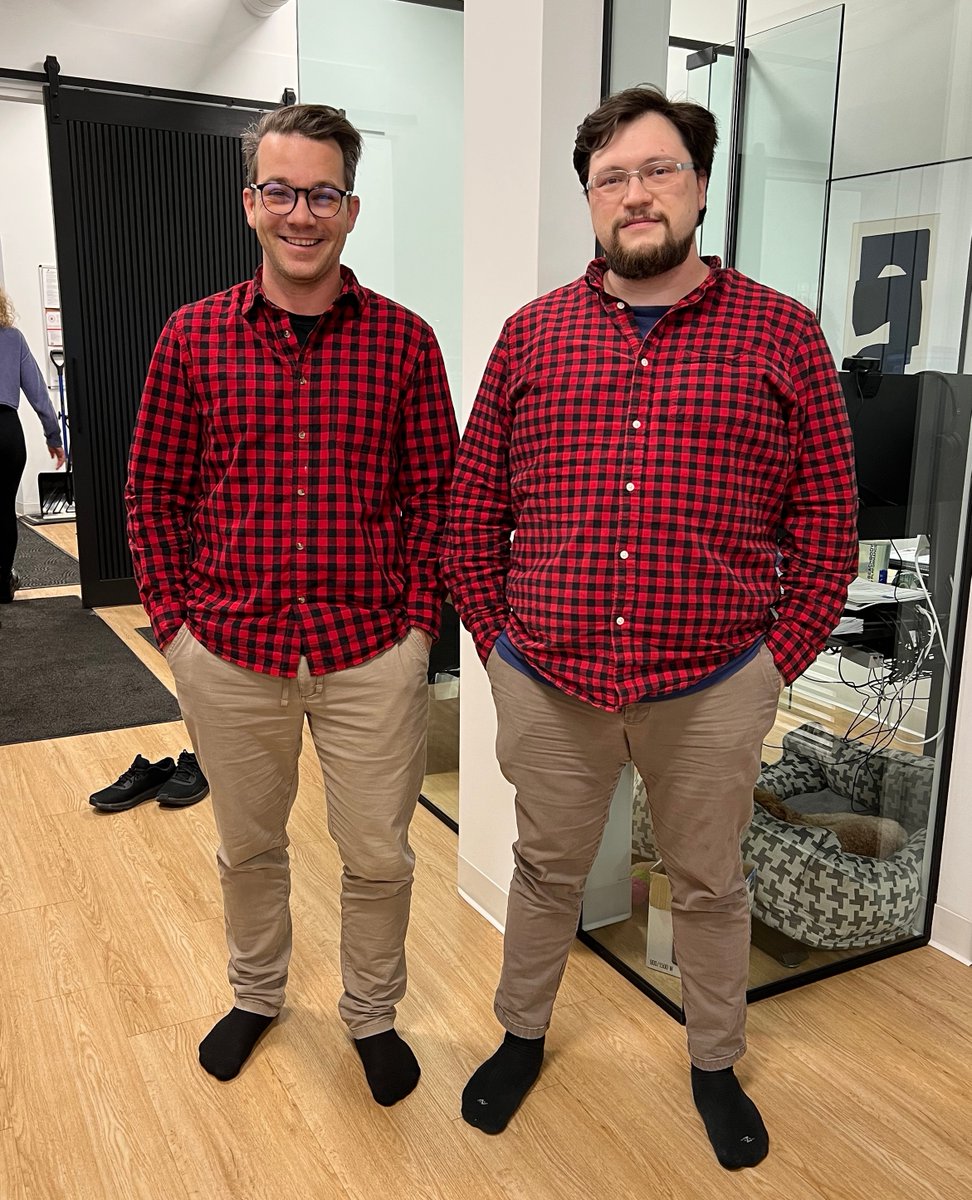 MARC_Group_Inc's tweet photo. You ever show up to work and your coworker is wearing the exact same outfit as you?
#twinning
Happy Friday from Wes and Morgan.
#theMARCgroup #theMARCfamily #twins #newmarket https://t.co/Ckz2ws2m7C