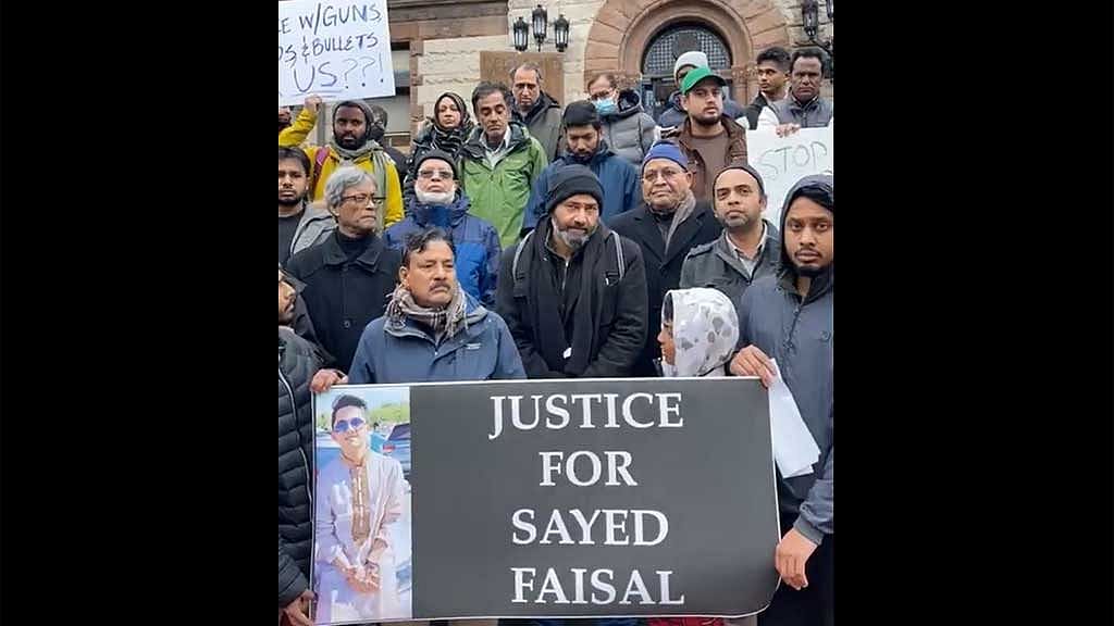 MDMITONISLAM1's tweet photo. Solidarity with #protests in #Boston to demand #justice for #SayedFaisal, an expat Bangladeshi youth studying at @UMassAmherst, gunned down by trigger happy #police at #Cambridge. @BDMOFA should raise this with @USAmbBangladesh. 
See:👉https://t.co/z5RqEV5r9f
Att:@MdShahriarAlam https://t.co/Sy7rb4EcCL