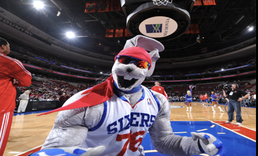 DoubleDownMatt's tweet photo. The @sixers are on a roll, but I fear we will never return to glory until we reinstate our super ripped, drunk, dunking bunny rabbit former mascot Hip Hop. #BringBackHipHop https://t.co/G0NwlvB3ik