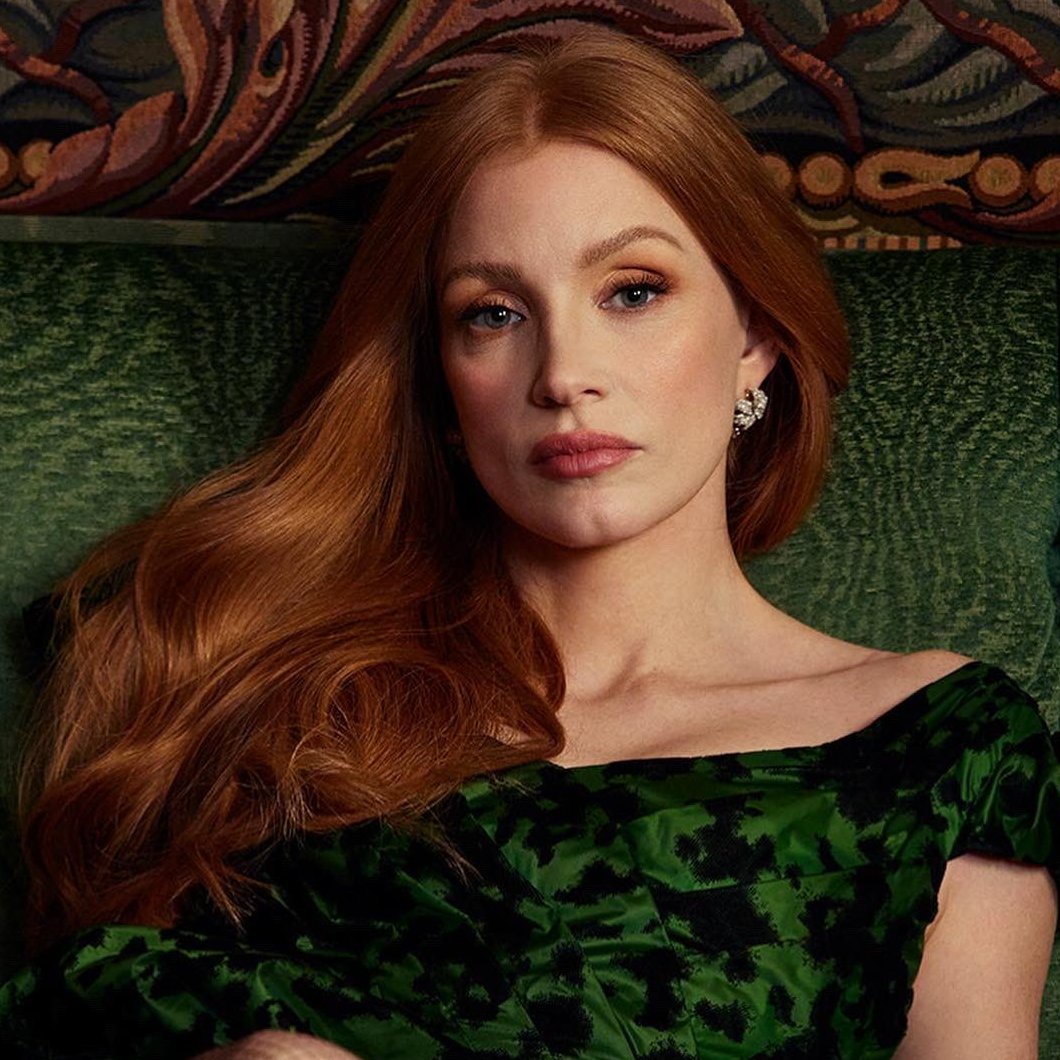 sboficial's tweet photo. Jessica Chastain afirmou que aceitaria interpretar Celia St. James na adaptação de "Os Sete Maridos de Evelyn Hugo" da Netflix. https://t.co/gd4gIfc2gZ