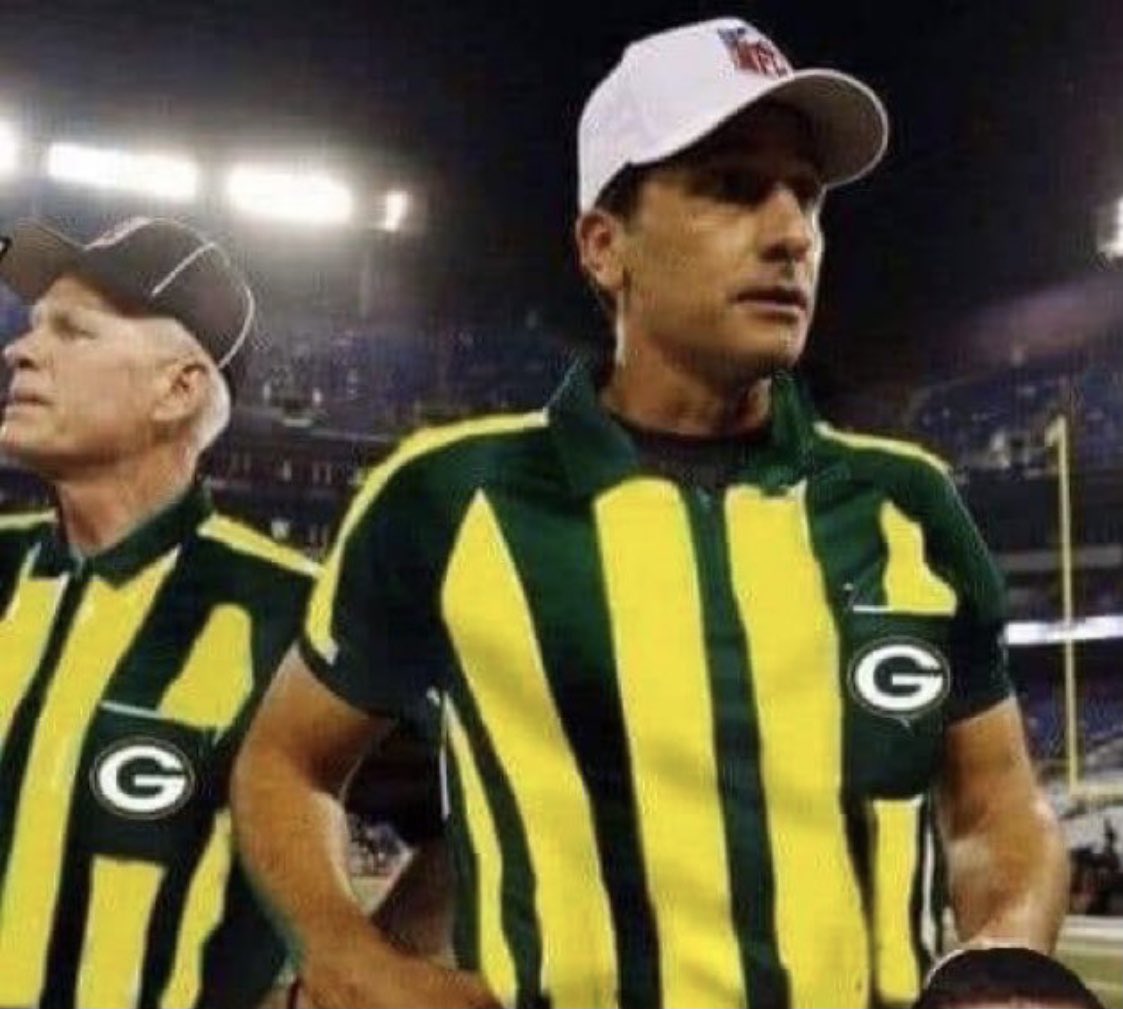 TheArrowman_'s tweet image. Since the game got flexed to prime time. The refs got new color rush uni’s. 
Go Lions! #beatthepack ⬆️
#DetvsGB