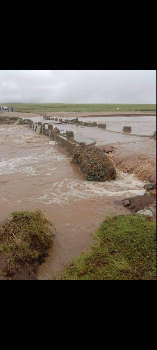 aviwemk's tweet photo. This bridge has been like this for many years and puts people's lives at danger. The rainy seasons are a daily threat to Tsojana community members as this issue remains unsolved. We need urgent assistance on this bridge.
Location: EasternCape,Tsomo,Tsojana A/A. Phakamani leader. https://t.co/NVuQKs0lag