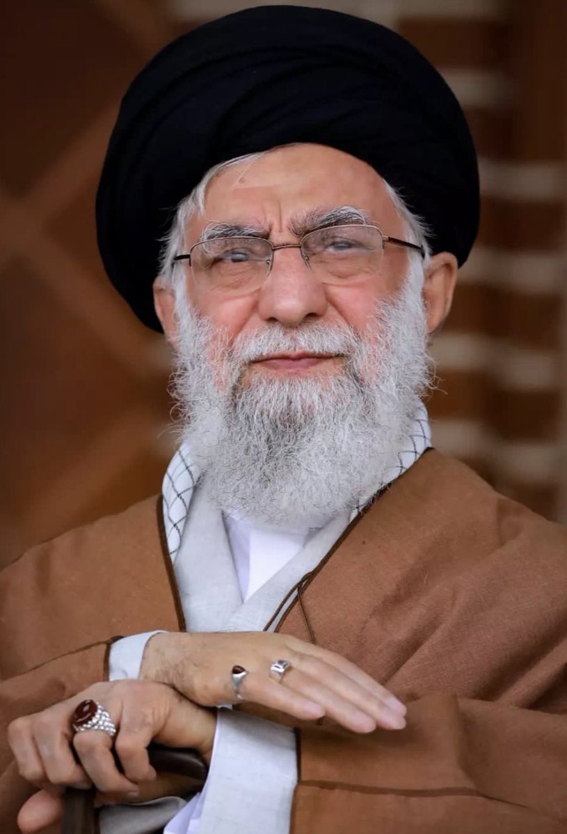MahdiSalahshur's tweet photo. کوهی است که ایستاده در جا محکم
سروی است که قامتش نخواهد شد خم

با سنگ پرانی شما بی تردید
هرگز نشود ز هیبت دریا کم https://t.co/aODnJAepfQ