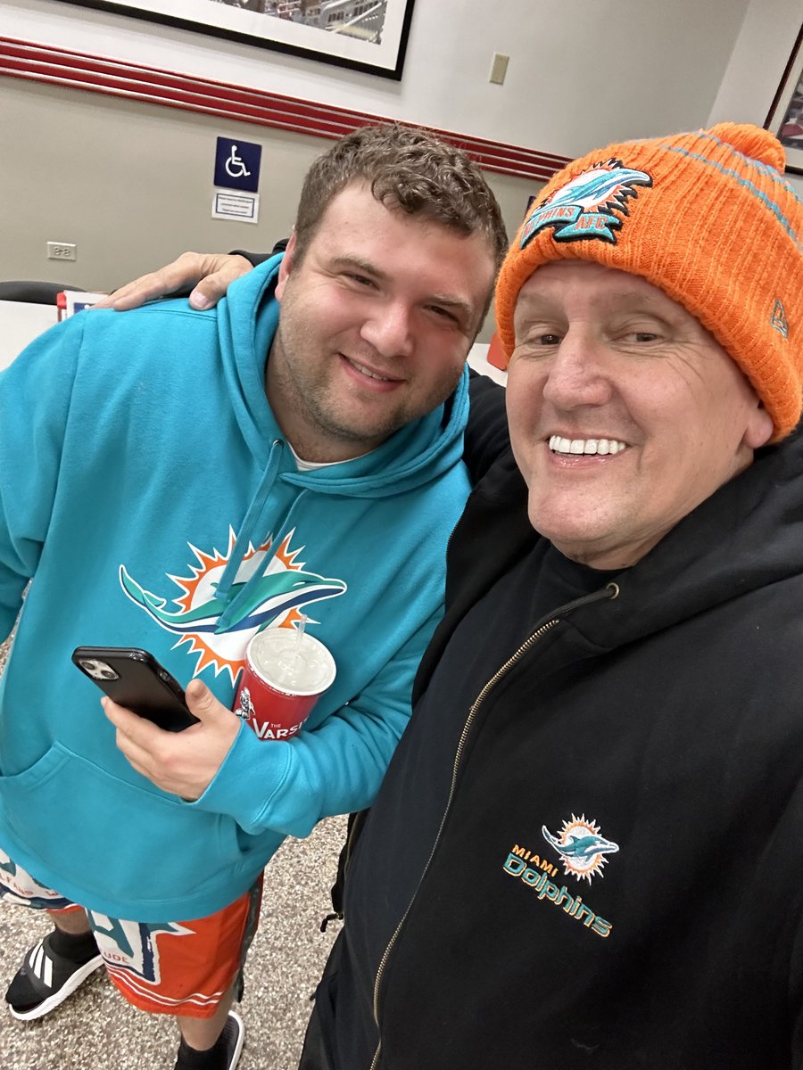 jimbo_roberto's tweet photo. Forgot to post yesterday..i travel a lot and can count on a #Finlaw being in most every city i go too. Nice seeing you brother Jordan #FinsUp https://t.co/yI1EF3USiZ