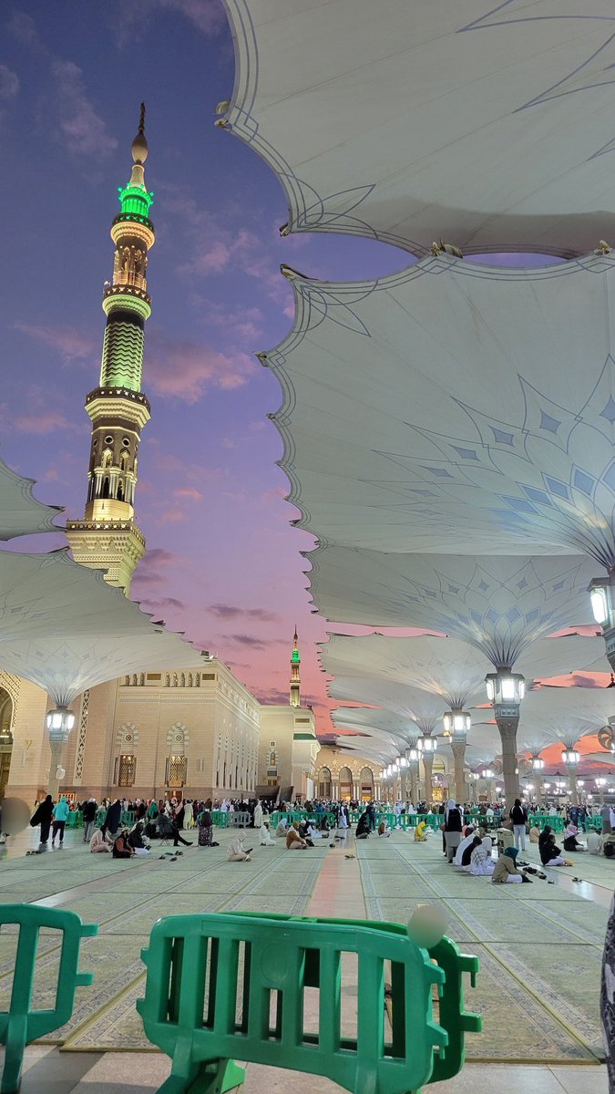 visitalharamain's tweet photo. 📸🕌 Médine ce matin... https://t.co/Feqfzboyhv