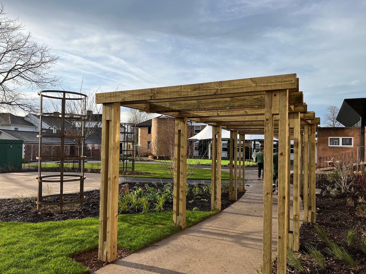 tauntonschool's tweet image. The development of the ‘Green Heart’ creation in the centre of the Taunton School campus is nearly finished 🌿

The project is due to be completed at the end of the month and it’s already looking great! #tauntonschool #campusdevelopment
